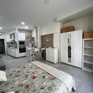 precioso-estudio-en-el-centro-de-mlaga.1costadelsol.com/